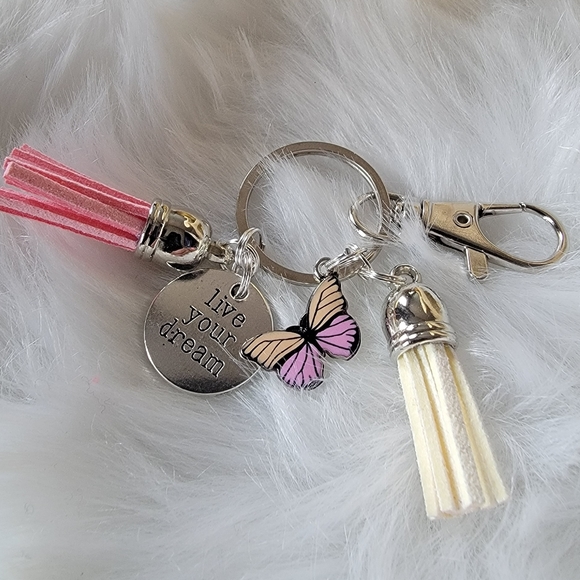 Tassle keychain with butterfly 🦋 charm - Picture 6 of 7